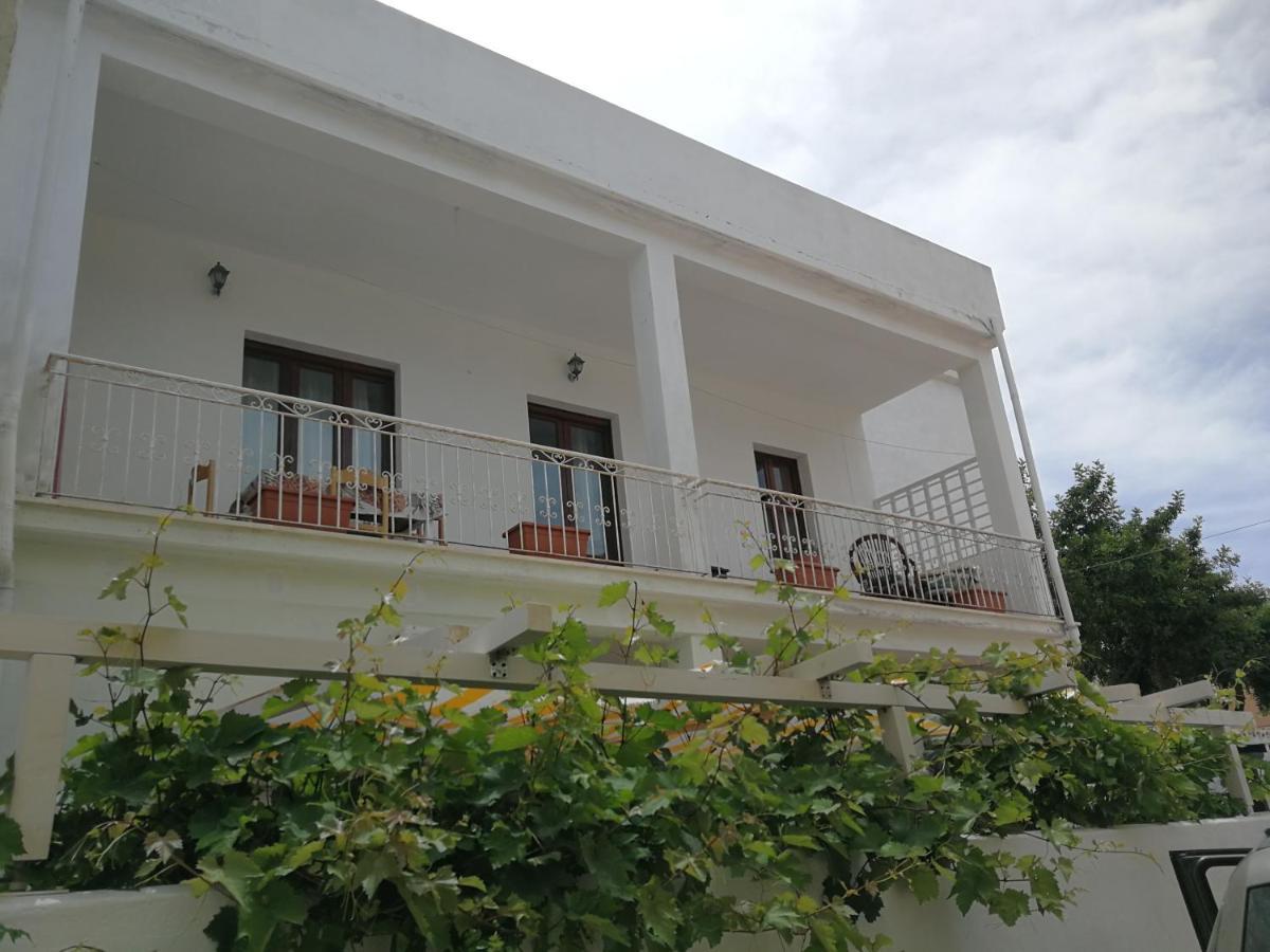 The Square Apartment Орозеи Екстериор снимка