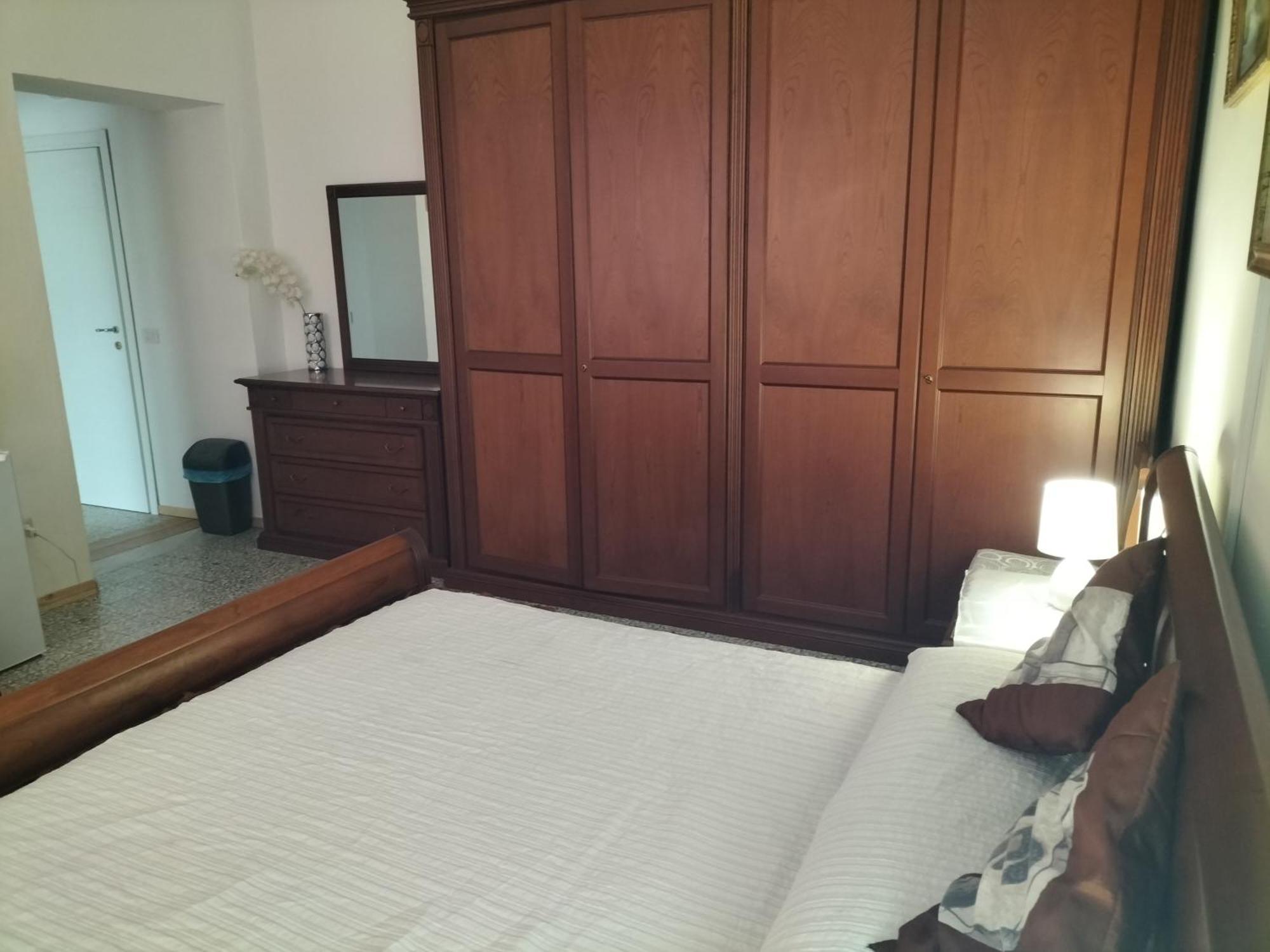 The Square Apartment Орозеи Екстериор снимка