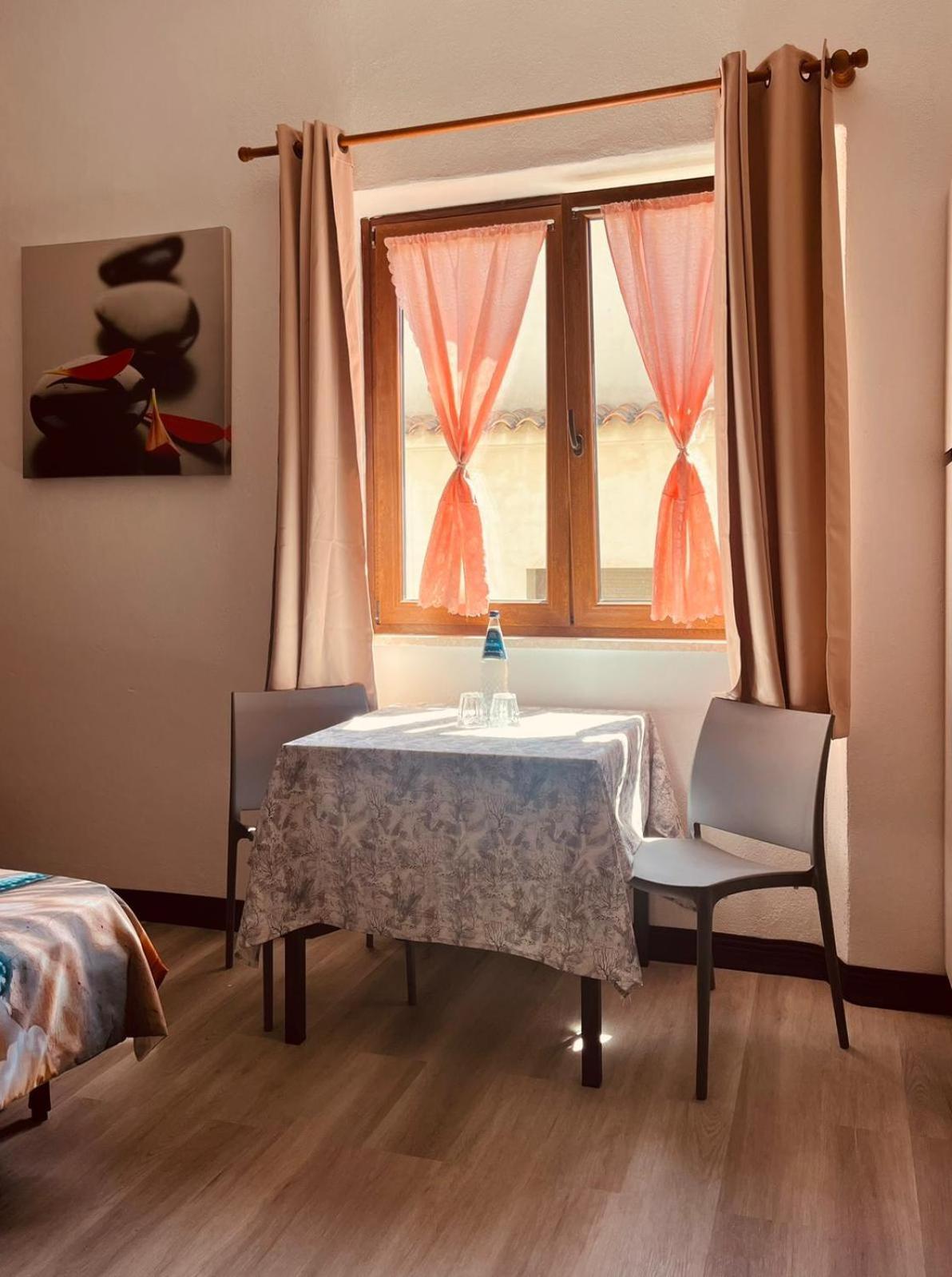 The Square Apartment Орозеи Екстериор снимка