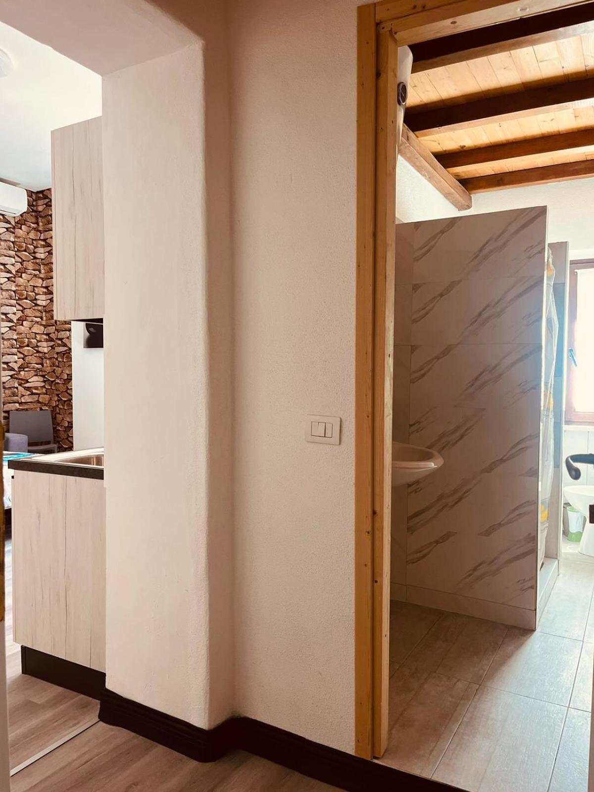The Square Apartment Орозеи Екстериор снимка